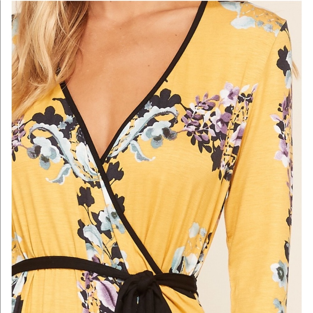 Printed wrap dress - Picture 2 of 3